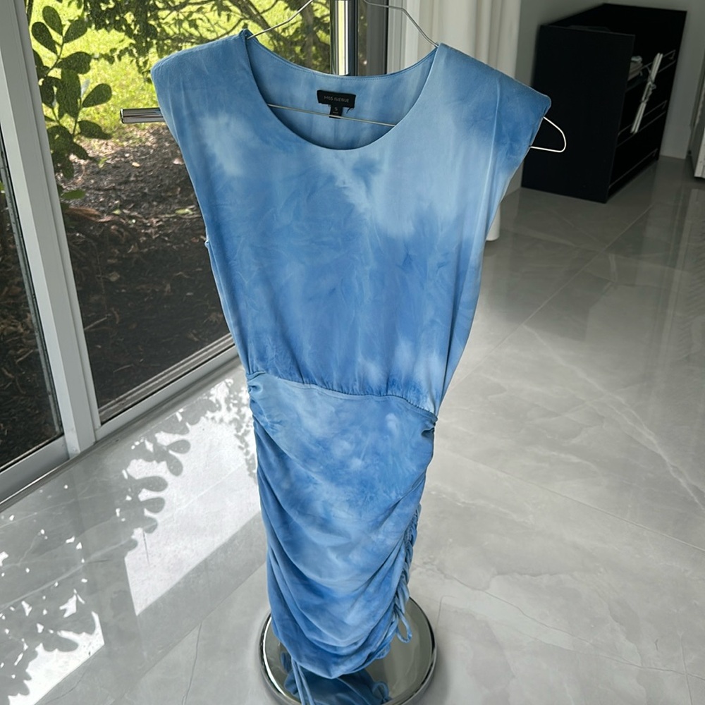 Blue small cotton dress with small shoulder pads